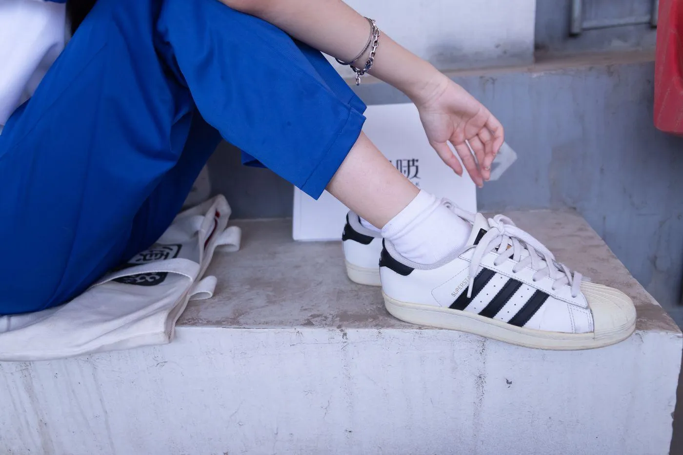 [BoBoSocks袜啵啵]NO.002 稚予-校服、贝壳头、白棉袜、裸足 [139P]插图5